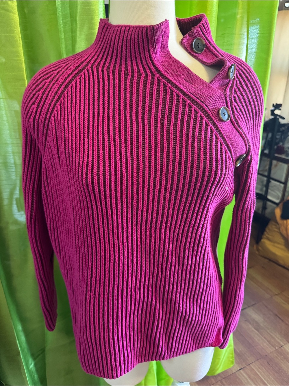 Women's Magenta Ribbed Button-Shoulder Sweater